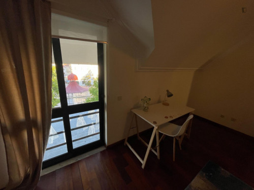 Spacious single bedroom next to Montijo Bus Station - TST Terminal