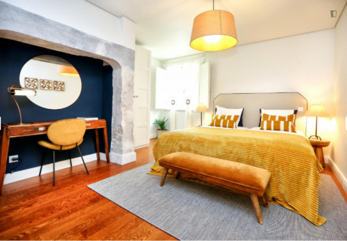 Luxury 2 Bedroom apartment close to Lisbon Cathedral