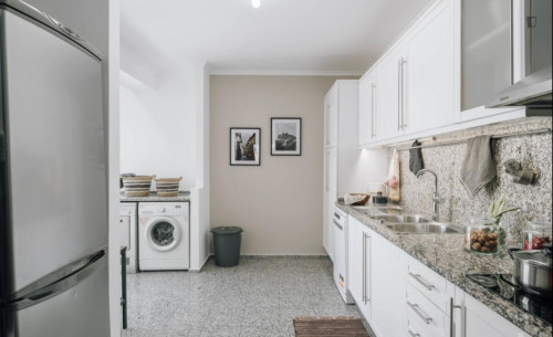 Inviting 2-bedroom apartment close to Arroios metro station