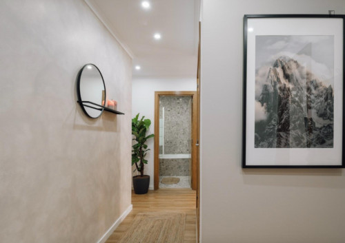 Inviting 2-bedroom apartment close to Arroios metro station