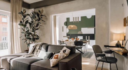 Tasteful 3-bedroom apartment next to Parque Eduardo VII