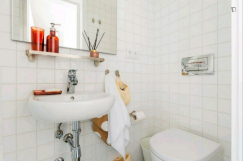 Casa com 2 quartos, com terraço