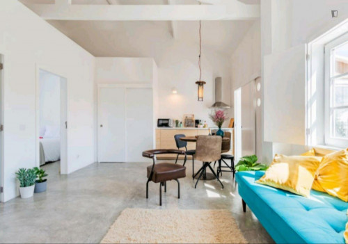 Casa com 2 quartos, com terraço