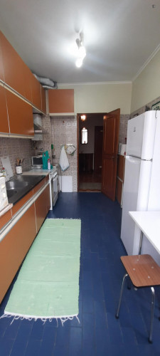 Vintage Double bedroom close to Lisbon School of Economics and Management (ISEG)