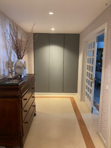 Sunny single bedroom in Quinta das Conchas - Gallery - 12