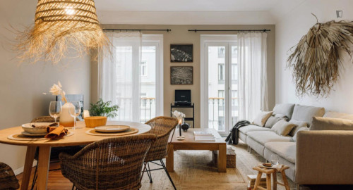 Amiable 2-bedroom apartment near Marquês de Pombal metro station