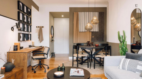 Welcoming 2-bedroom apartment in the heart of the Santo Antonio district