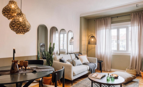 Welcoming 2-bedroom apartment in the heart of the Santo Antonio district