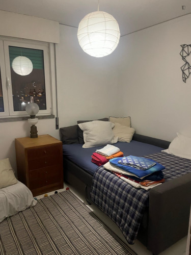 Cosy double bedroom in trendy Carcavelos
