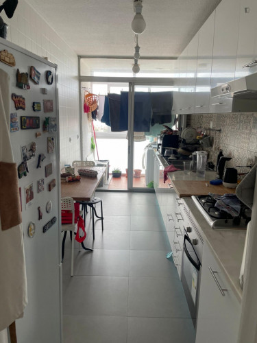 Cosy double bedroom in trendy Carcavelos - Gallery - 6