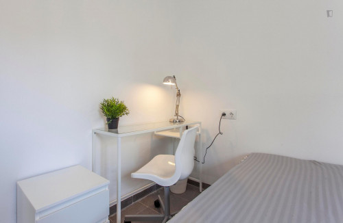 Beautiful double bedroom close to Instituto de Biomecánica de Valencia