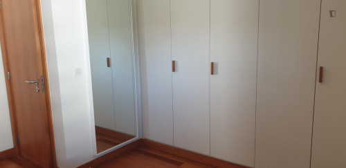 Nice single bedroom with private toilet next to Lumiar metro station