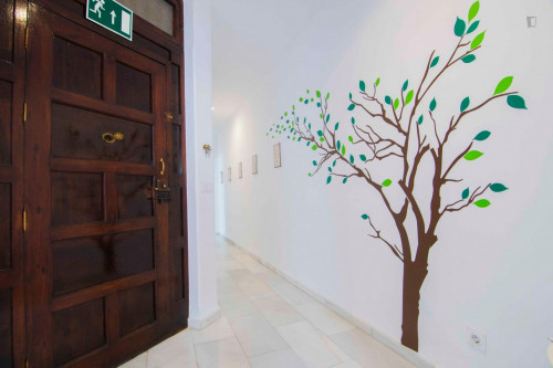 Stylish 4-bedroom apartment near Iglesia San Antón - Gallery - 12