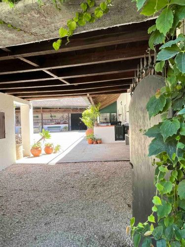 2-bedroom house, with outdoor area