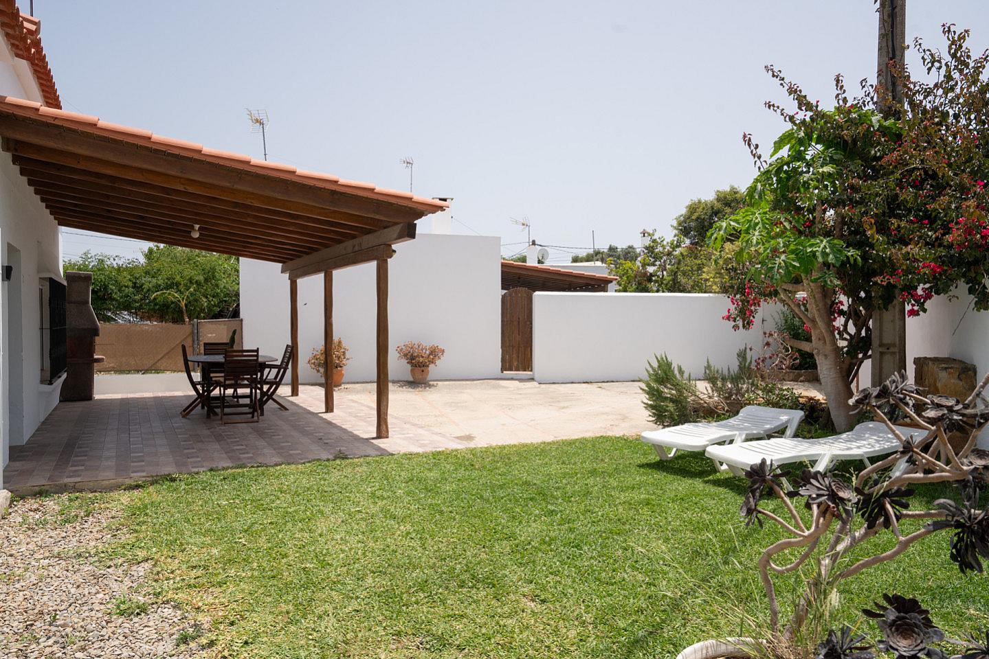  Private Big House - Shared Garden  -  Modern Coliving Retreat for Remote Workers in Scenic Zahora Coastal Paradise  - Gallery -  29