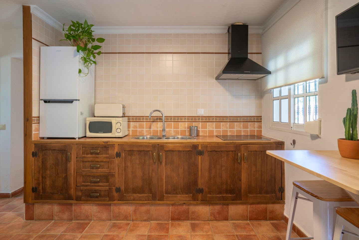  Private House - Private Garden  -  Modern Coliving Retreat for Remote Workers in Scenic Zahora Coastal Paradise  - Gallery -  2