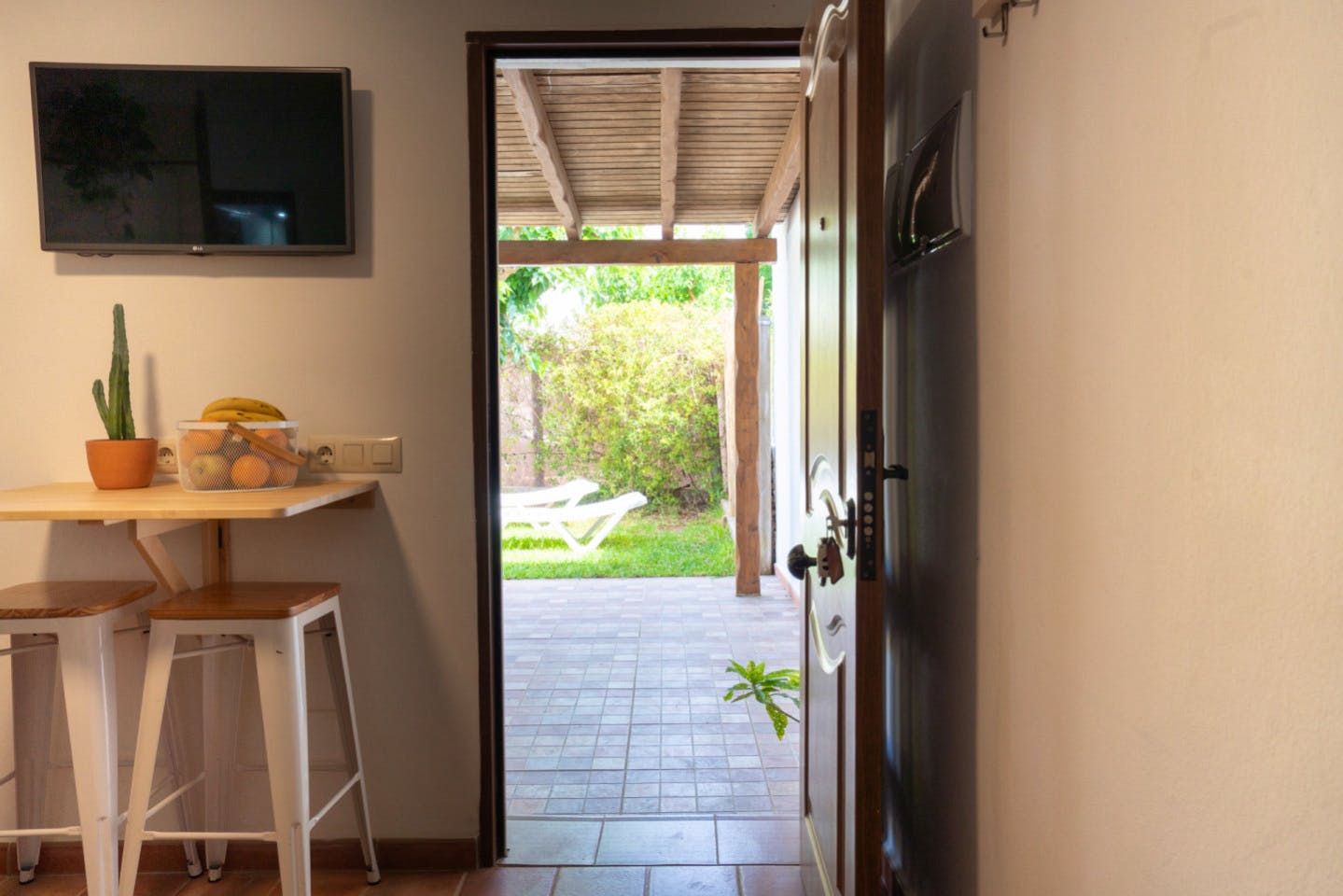  Private House - Private Garden  -  Modern Coliving Retreat for Remote Workers in Scenic Zahora Coastal Paradise  - Gallery -  5