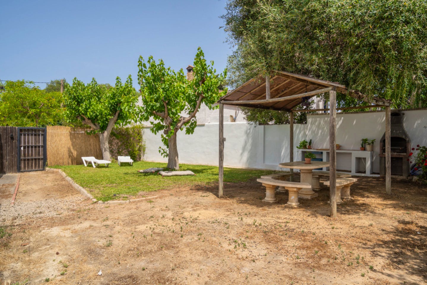  Private House - Shared Garden  -  Modern Coliving Retreat for Remote Workers in Scenic Zahora Coastal Paradise  - Gallery -  5