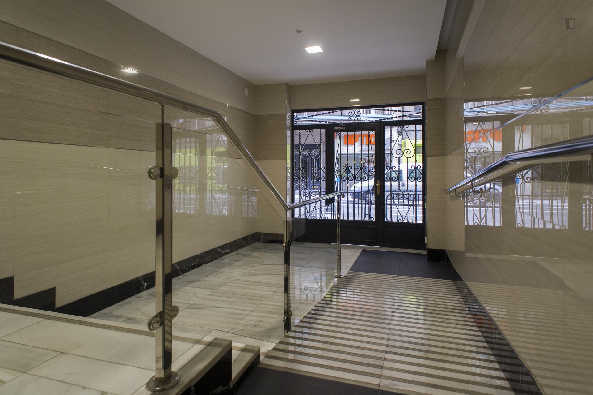 Nice single ensuite bedroom close to Universidad Pública De Salamanca Centralita