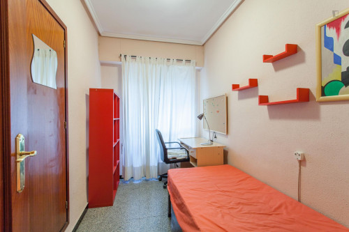 Nice 4-bedroom flat in El Pla del Real  - Gallery -  5