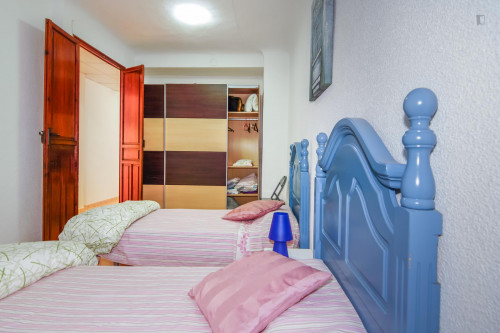 Cheerful 2-bedroom apartment in the city centre - Gallery - 13