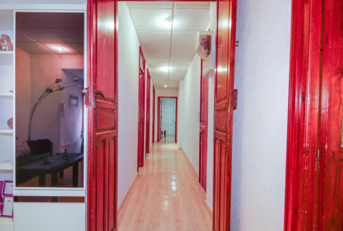 Cheerful 2-bedroom apartment in the city centre - Gallery - 15
