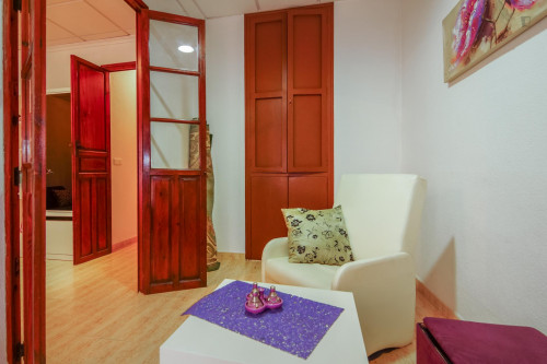 Cheerful 2-bedroom apartment in the city centre - Gallery - 33