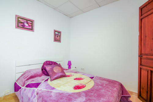 Cheerful 2-bedroom apartment in the city centre - Gallery - 8