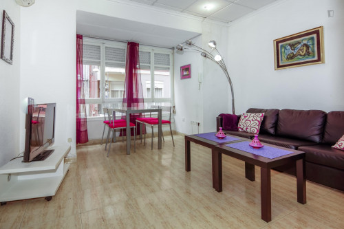 Cheerful 2-bedroom apartment in the city centre - Gallery - 19