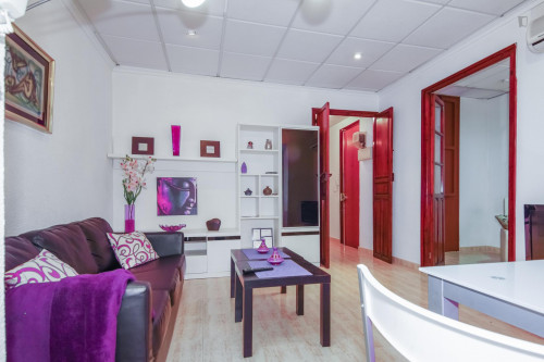 Cheerful 2-bedroom apartment in the city centre - Gallery - 20