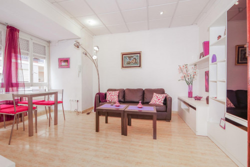 Cheerful 2-bedroom apartment in the city centre - Gallery - 22