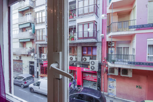 Cheerful 2-bedroom apartment in the city centre - Gallery - 24