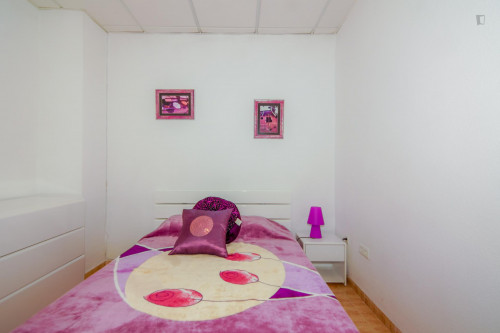 Cheerful 2-bedroom apartment in the city centre - Gallery - 9