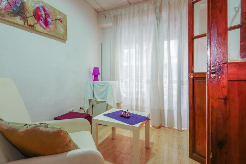 Cheerful 2-bedroom apartment in the city centre - Gallery - 10