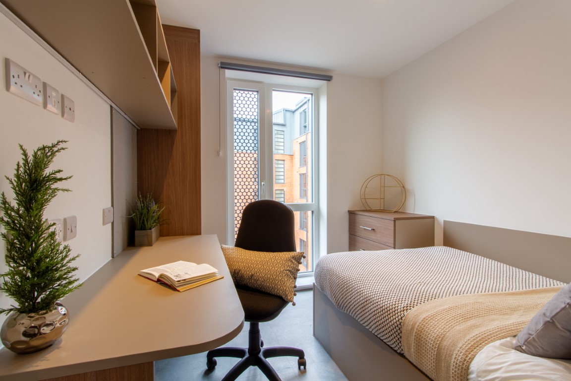  Standard En-Suite  -  Dean Street Works  - Gallery -  3