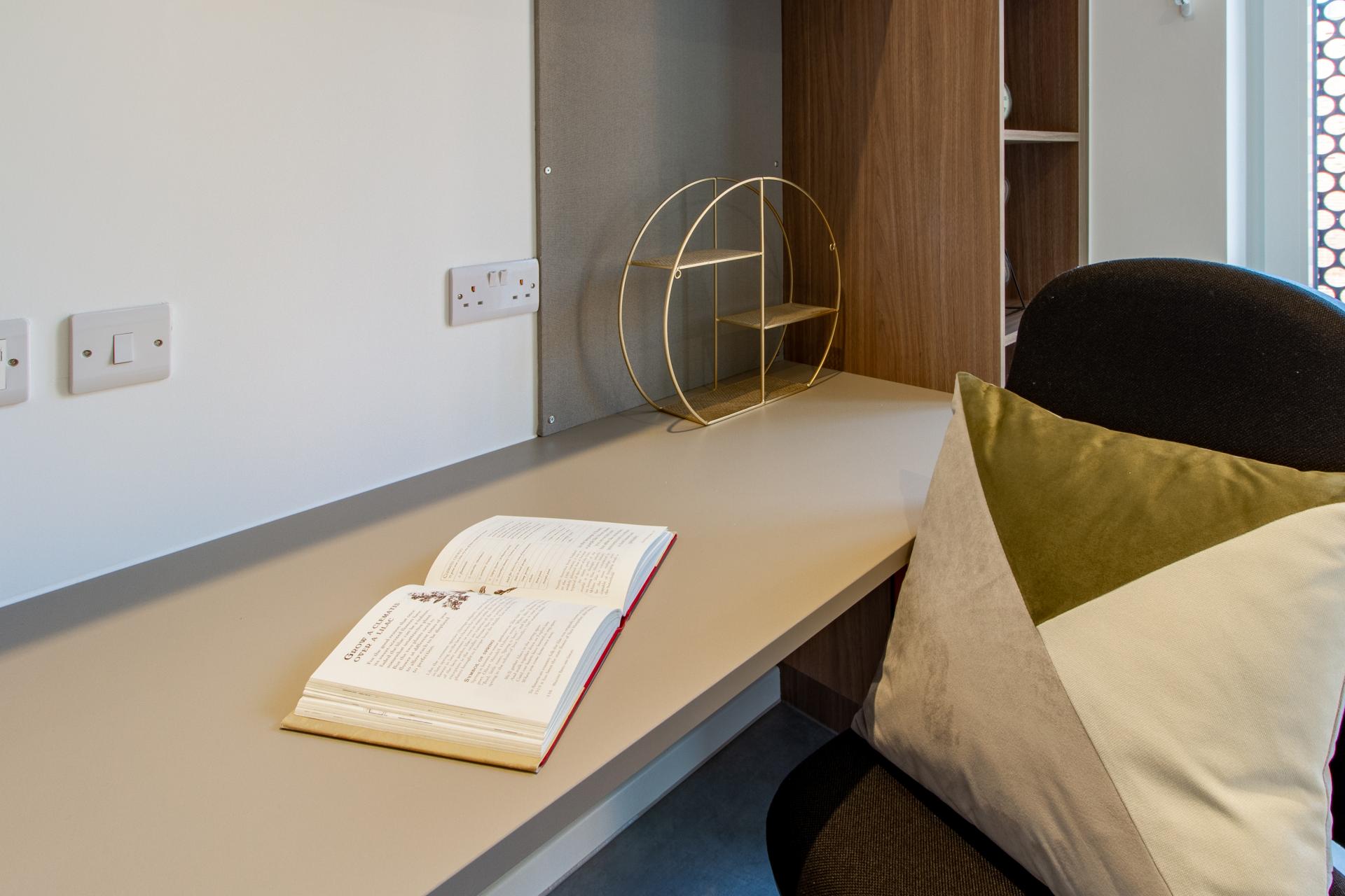  Standard En-Suite  -  Dean Street Works  - Gallery -  32