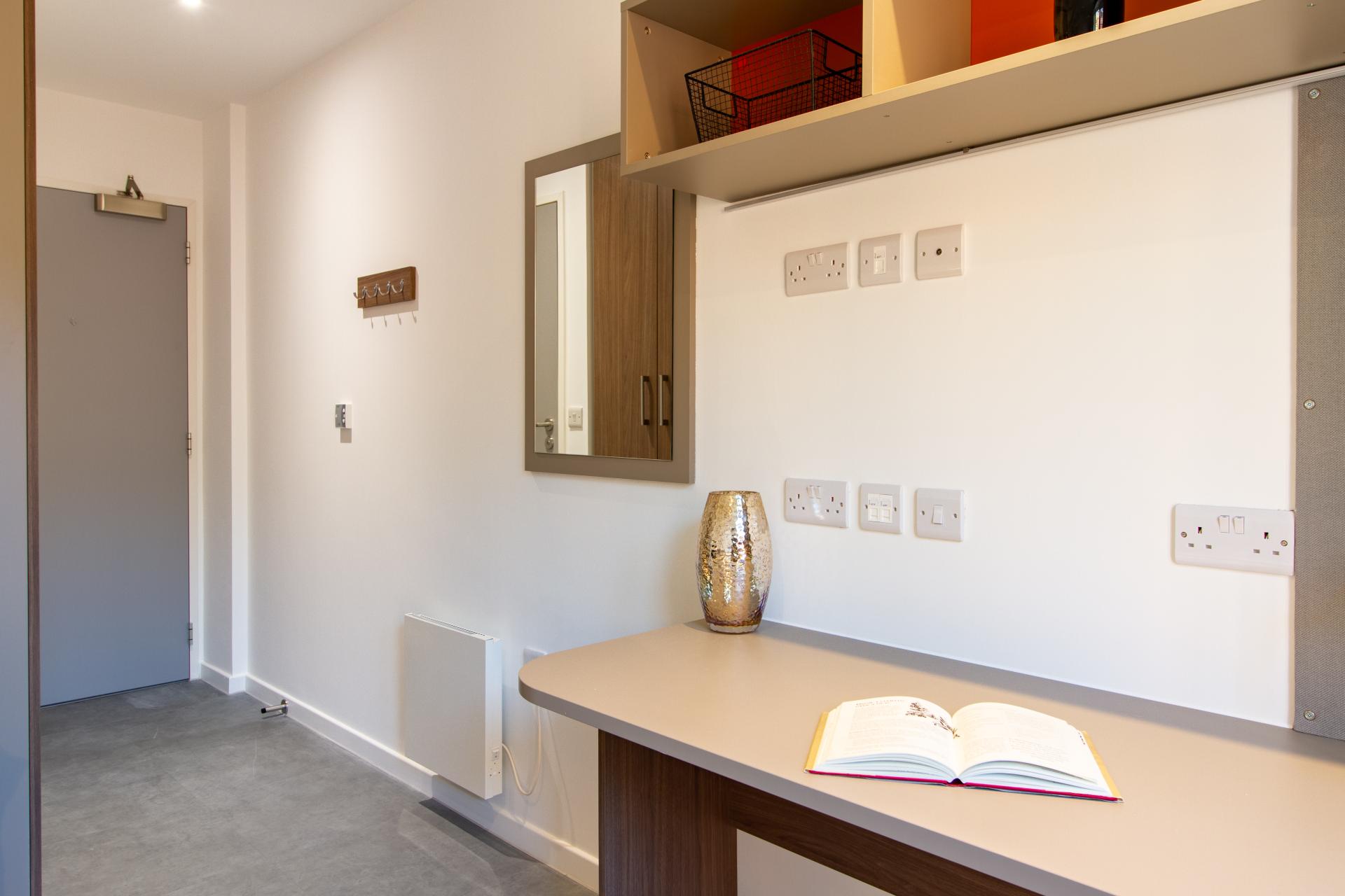 Standard En-Suite  -  Dean Street Works  - Gallery -  31