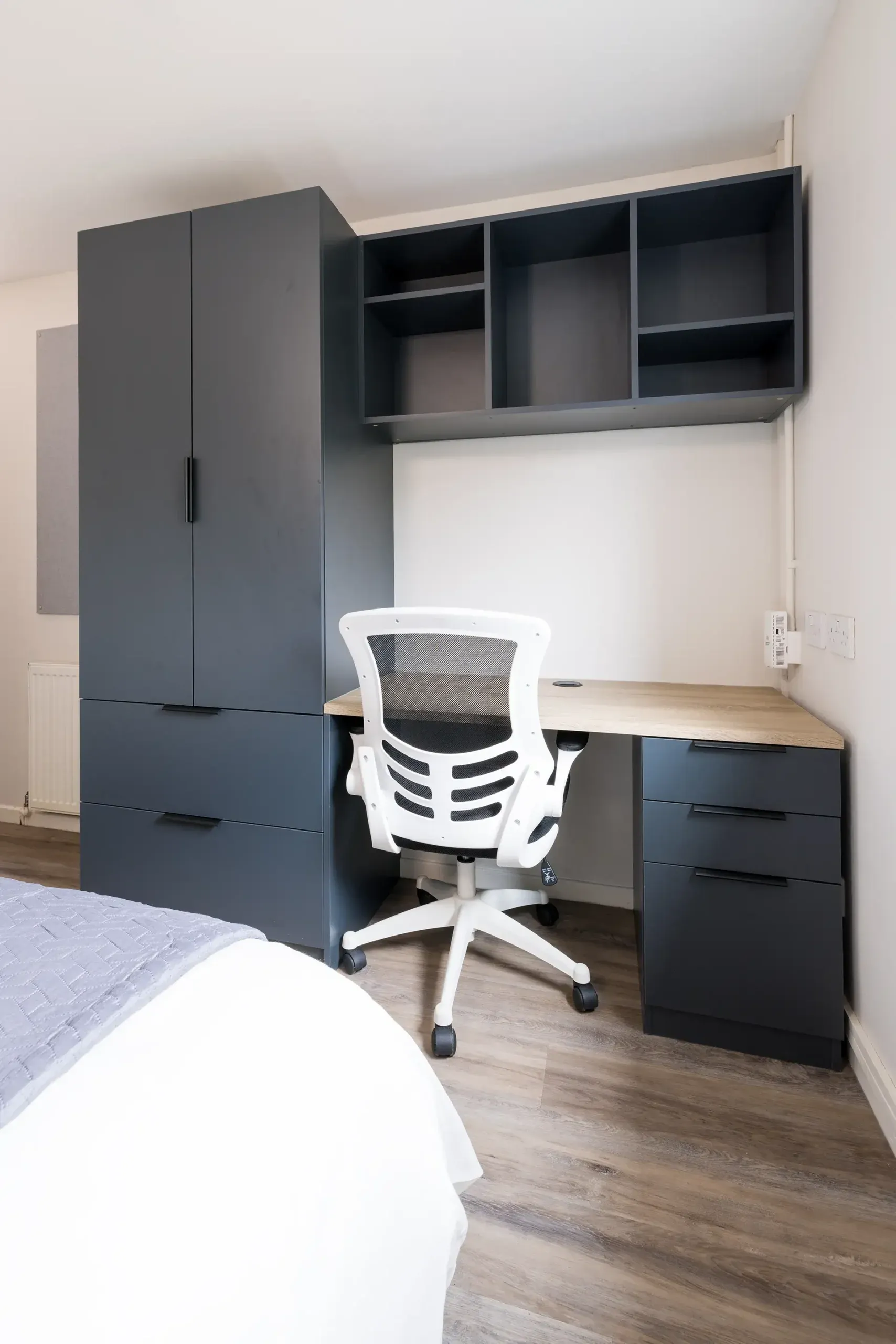 6 Bed En-Suite Flat - 3