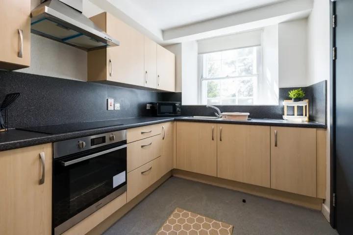 Deluxe - 2 Bed - 8