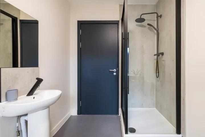 Deluxe - 2 Bed - 5