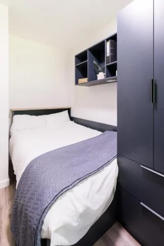 Large - 3 Bed With Separate Living Room - 2