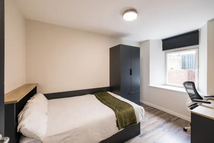 Deluxe 1 Bed Flat - 4