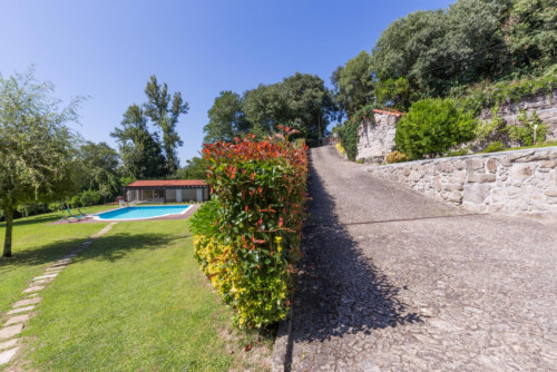 Lovely 4-bedroom house in Travanca - Gallery - 12