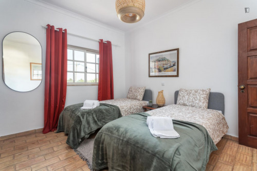 Lovely 4-bedroom house with a swimming pool, in Vale del Rei - Gallery - 67