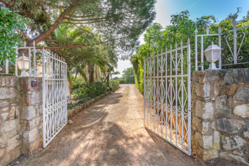 Lovely 4-bedroom house with a swimming pool, in Vale del Rei