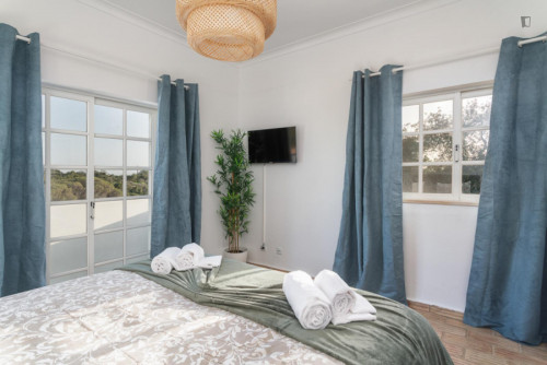 Lovely 4-bedroom house with a swimming pool, in Vale del Rei - Gallery - 59