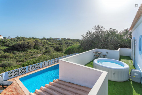 Lovely 4-bedroom house with a swimming pool, in Vale del Rei - Gallery - 32