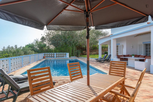 Lovely 4-bedroom house with a swimming pool, in Vale del Rei - Gallery - 24