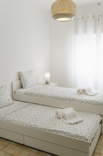 Sunny 2-bedroom flat in the centre of Quarteira - Gallery - 17