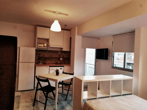 Nice studio not far from Oxford University Press España